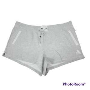 * Reebok relaxed shorts size XXXL gray sweatpants shorts